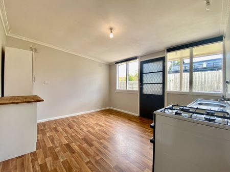 21 Richmond Crescent, Geelong - Photo 2