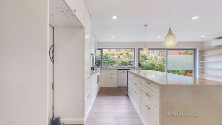 24 Erica Ave, Glen Iris - Photo 5