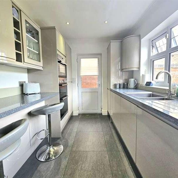 Ardleigh Green Road, Hornchurch, RM11 - Photo 1