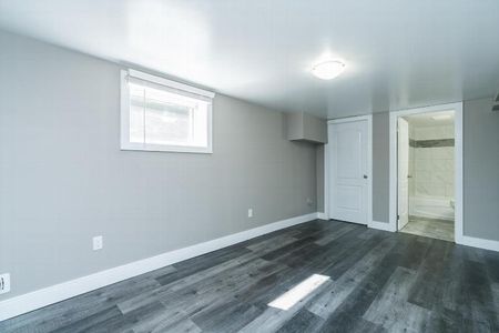 730 Oxford Street east - Photo 3