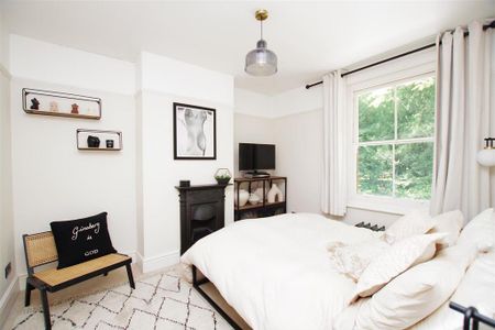 3 bedroom terraced house to rent - Photo 4