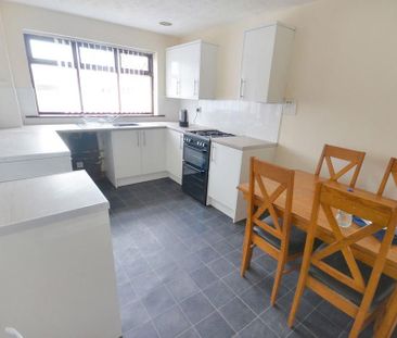 2 bedroom townhouse to rent - Photo 4