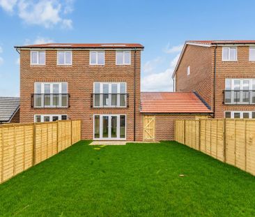 3 bedroom semi-detached house to rent - Photo 6