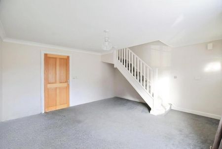 2 bedroom semi-detached house to rent - Photo 2