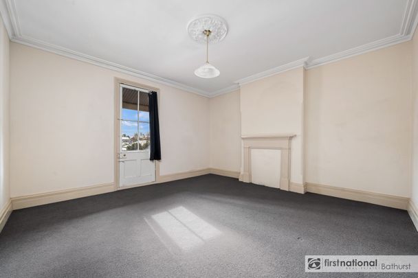 Spacious Terrace Living in a Prime CBD-Fringe Location - Photo 1