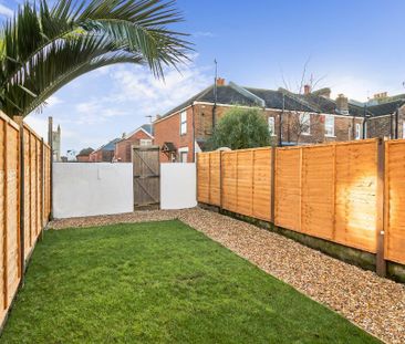 1 bedroom in a house share to rent - Photo 6