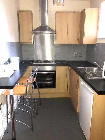 Price £1,175 pcm - Available 15/08/2026 - Furnished - Photo 3