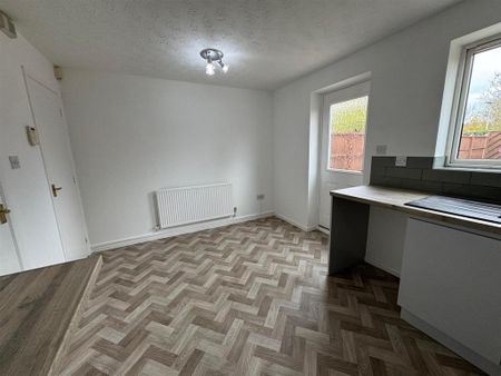 3 bedroom end of terrace house to rent - Photo 3