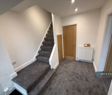 2 bedroom semi-detached house to rent - Photo 4