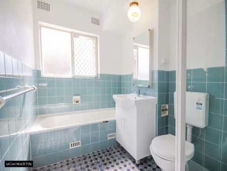 MGM MARTIN – UPDATED TWO BEDROOM APARTMENT - Photo 5