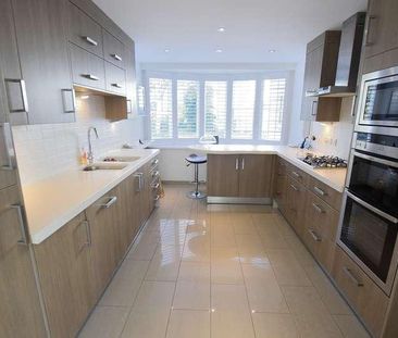 Maple Close, Barton On Sea, Hampshire, BH25 - Photo 2