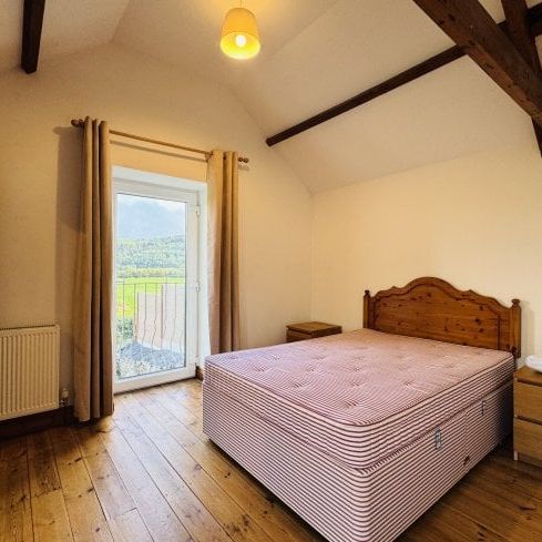 Y Stabal, Carmarthen, SA32 - Photo 1