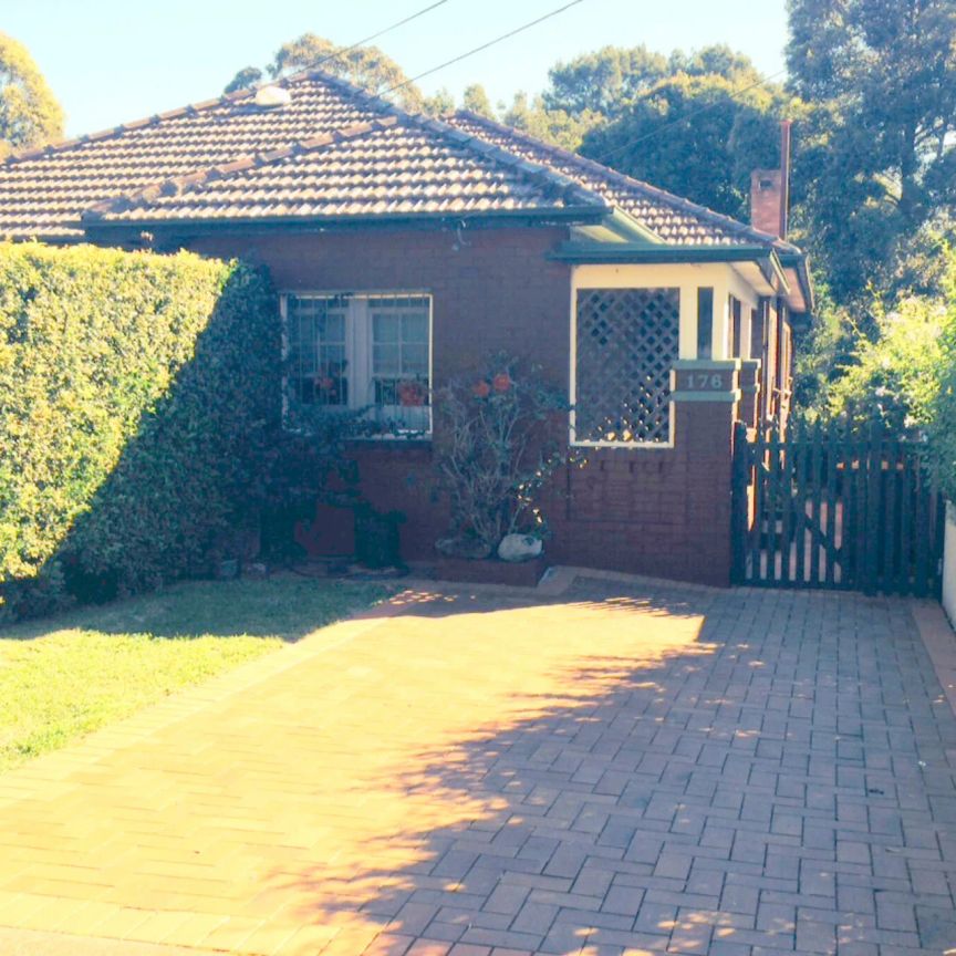 176 Sydney Street, Willoughby. - Photo 1