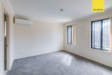 EXPANSIVE DOUBLE STOREY HOME IN QUIET STREET - Photo 4