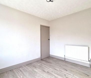 2 bedroom semi-detached house to rent - Photo 3