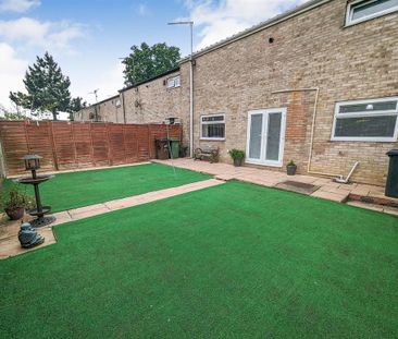 4 bedroom end of terrace house to rent - Photo 4