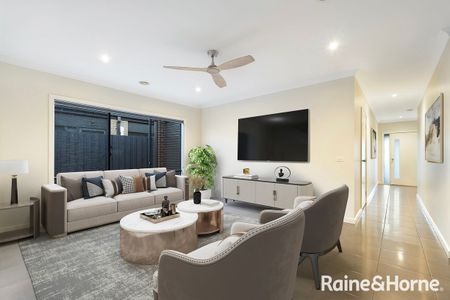 16 Ferrari Drive, Cranbourne East, VIC 3977 - Photo 5