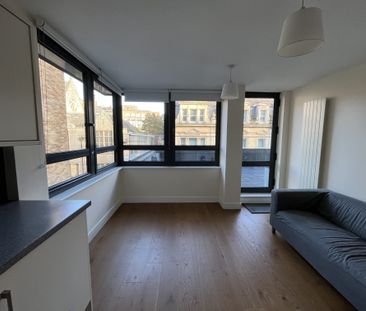 2 bed flat to rent in Vandale House, Post Office Road, BH1 - Photo 1