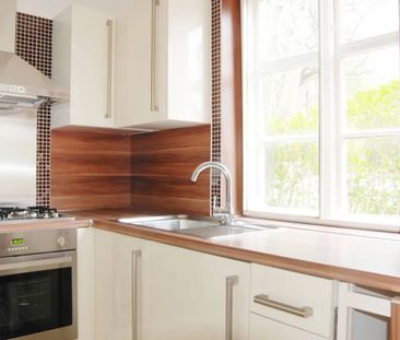 2 Bed Maisonette, Addison Way, NW11 - Photo 6