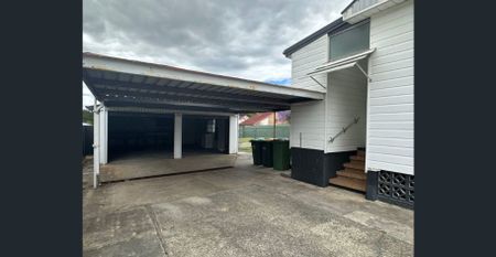 Perfect Family Home - Photo 3