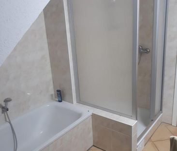 Wunderschöne, lichtdurchflutete 3-Zimmer DG-Wohnung in RE - Photo 2