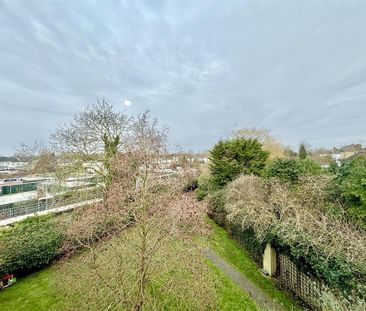 2 bedroom property to rent - Photo 3