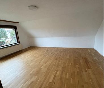 Helle 3-Zimmer-Wohnung mit großem Balkon, Garten und Garage - Photo 1