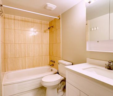 For Lease - 696 St Clair Avenue Unit# 304, Toronto, Ontario - Photo 1