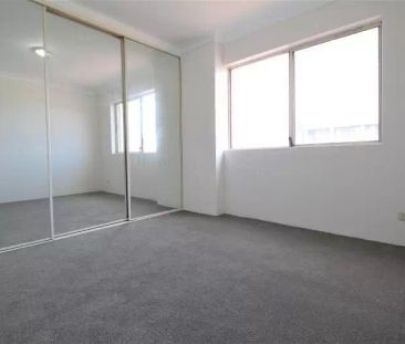 Apartment with 2 bedrooms, 1 bathroom & parking for 1 car - Photo 6