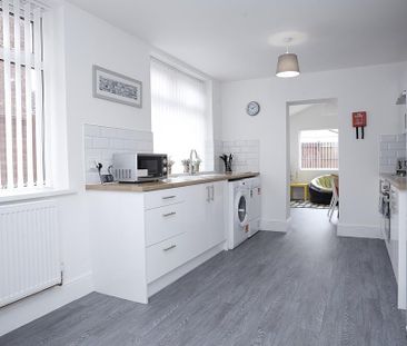 1 bedroom in a house share to rent - Photo 4