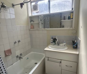 2-Bedroom Ground Floor Flat in Prime Dandenong Location - Photo 4