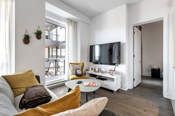 901 Rue de la Commune E., Montréal (Ville-Marie), QC H2L - Photo 1