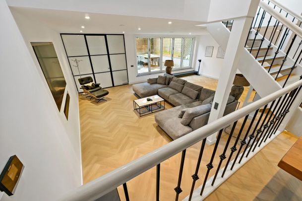 Appartement te huur: De Ruijterstraat 33 2518 AN Den Haag - Photo 1