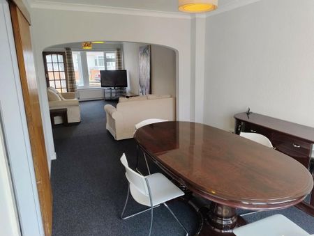 4 bedroom detached house to rent - Photo 3