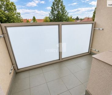 Pronájem bytu 3+1 63 m2 - Fotografie 3