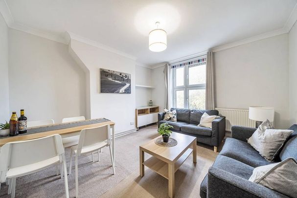 3 bedroom flat to rent - Photo 1