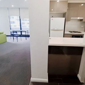 2 bed 2 bath - Photo 2