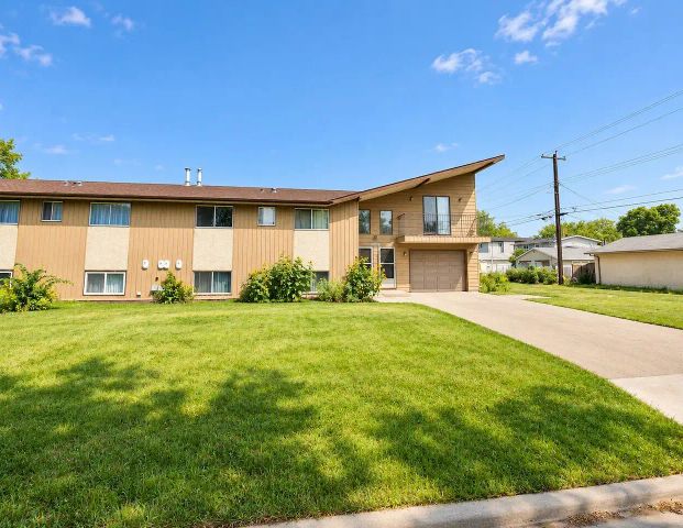 Westwood 3 Bed 1.5 Bath Upper Suite with Single Garage NOW FOR RENT! — 3 Bedrooms Condo Unit - Photo 1