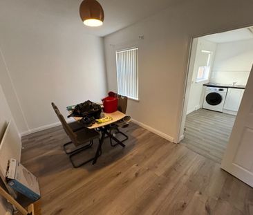 30 Ebor Drive, Belfast BT12 6NL - Photo 4
