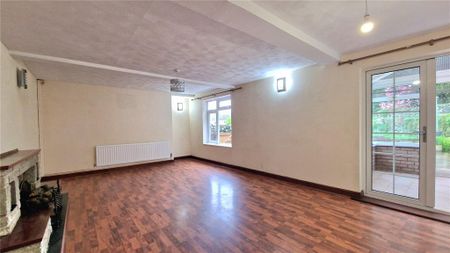 3 bedroom detached house to rent - Photo 2