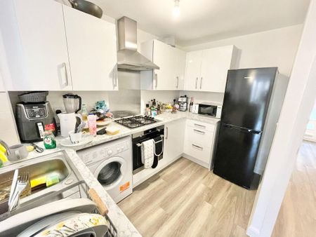 Room in a Shared House, Stephendale Road, SW6 - Photo 3