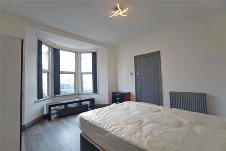 5 bedroom terraced house to rent - Photo 5