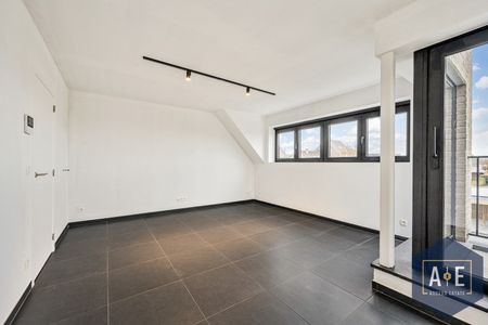 HERZELE - Nieuw duplex-appartement op de 2e verdieping met terras, buitenberging en carport te huur! - Foto 3