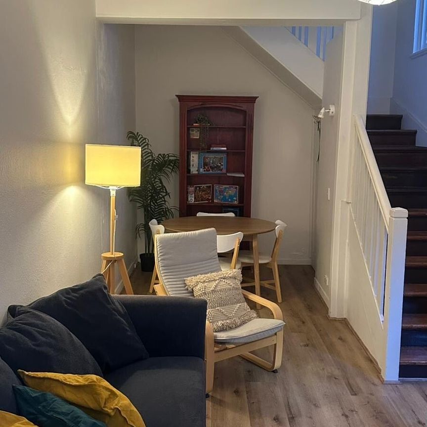 Caulfield North - Photo 1