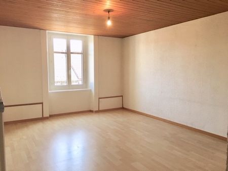 Premier loyer offert / Bel appartement de 3 pièces situé au 4ème étage avec ascenseur - Photo 4