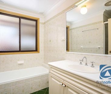 SINGLE LEVEL FAMILY HOME - Photo 3