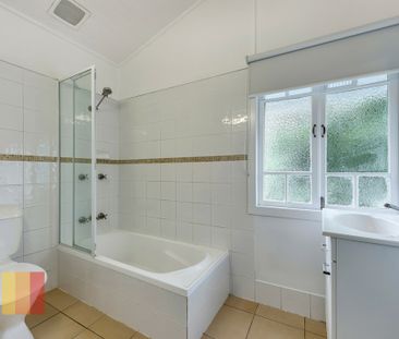 REFURBISHED 4 BEDROOM HOUSE IN NEWMARKET ! - Photo 6