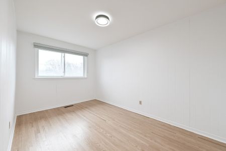 For Lease - 116 Castlegrove Boulevard, Toronto, Ontario - Photo 5
