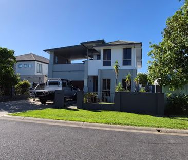 Varsity Lakes - Photo 6