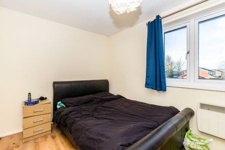 2 bedroom house to rent Honeywood Close, Portsmouth, PO3 - Photo 4